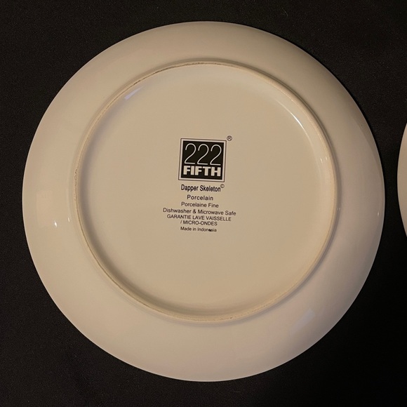 Set of (2) Classy Mr. & Mrs. Skeleton Halloween Plates - Picture 11 of 12